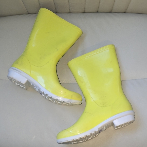 UGG Boots  Sienna Rain Mid Calf Waterproof Yellow Womens size US 8/mens Size 6 - Picture 8 of 14